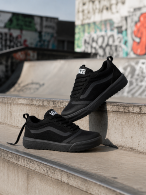 VANS ULTRARANGE TOTAL BLACK